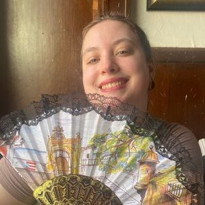 Meet your Posher, Gabriela